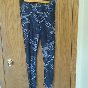 Raven totem design leggings